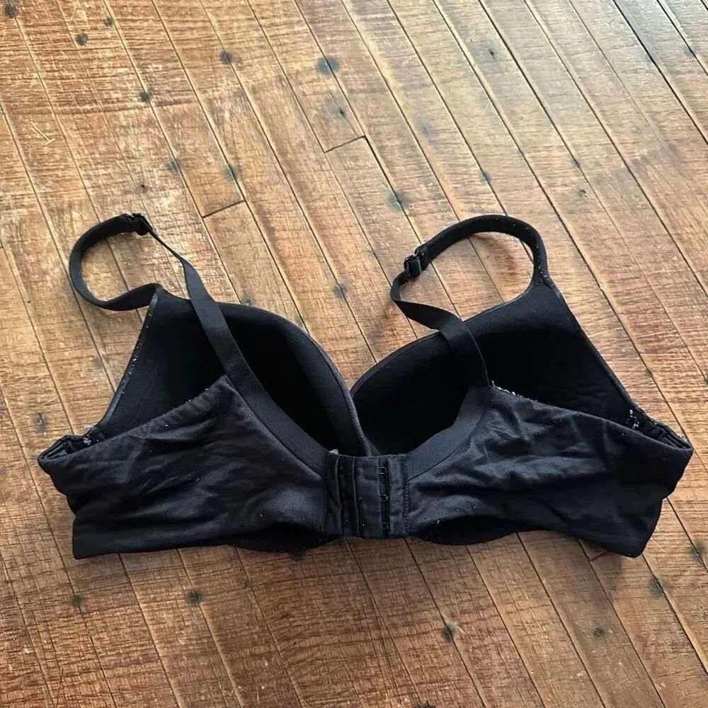 Cacique black satiny full coverage 44C bra - Picture 2 of 3
